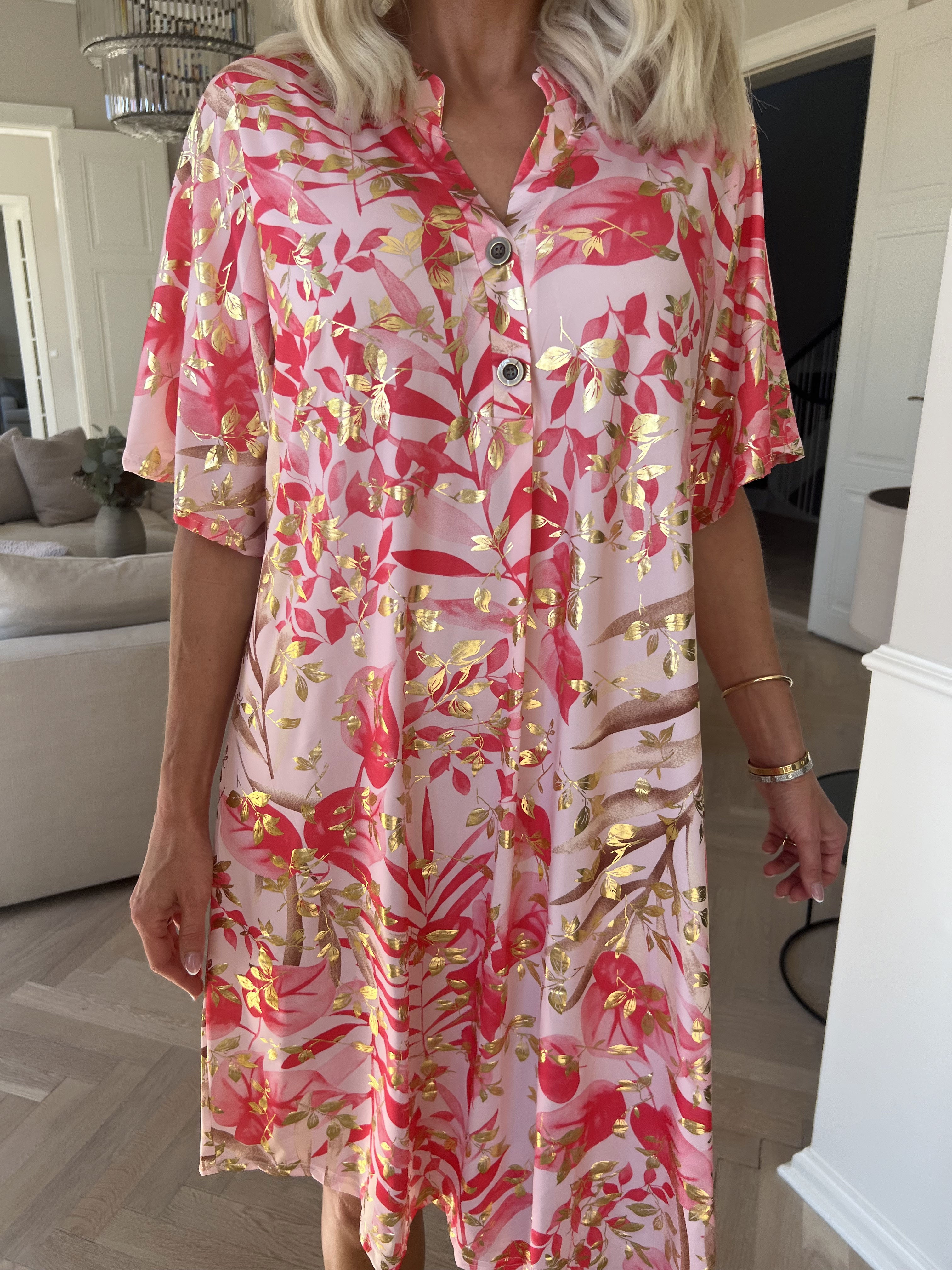 Ebba Gold Leaf Sleeveless - Skjortekjole i elastisk stof med bladprint